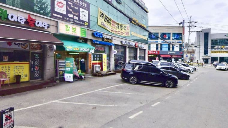 층별 선택 임대 가능 l 3층 l 무권리금 l 즉시입주 l 중심 상권 3