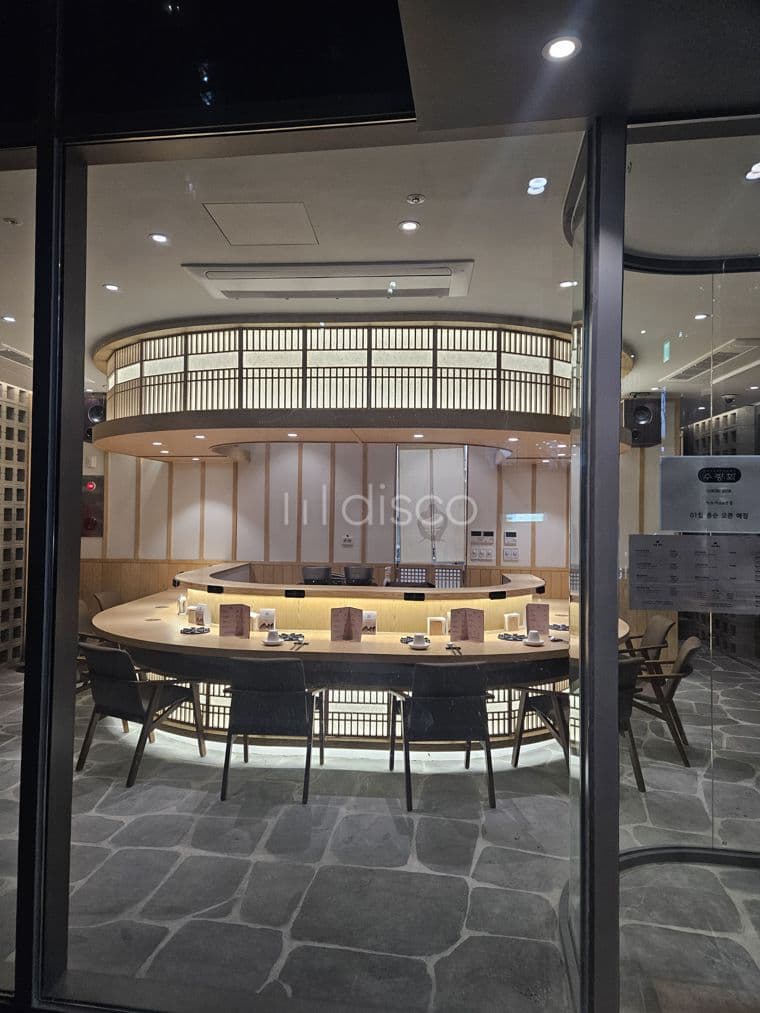 📍  독서당로 옥수역 도보권 대로변 1~2층 상가 임대 2