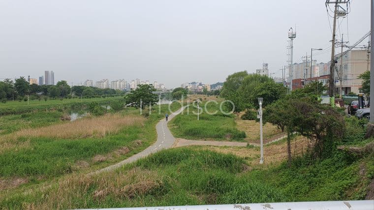 600세대아파트[버스승강장앞]6차선대로변 5