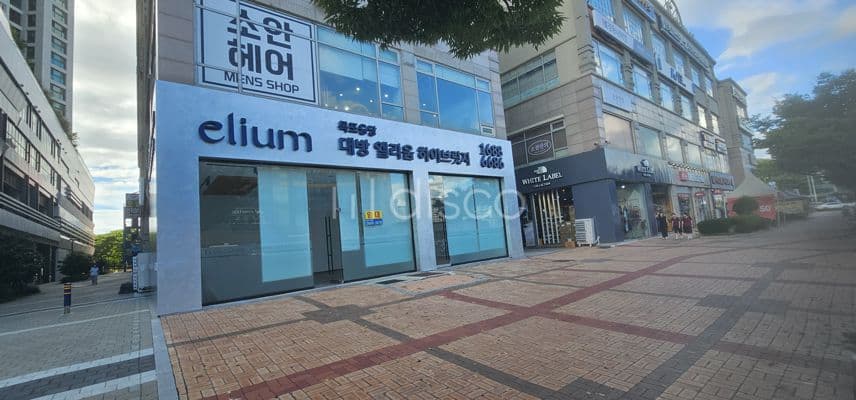 메이커 옷가게, 커피숍, 브랜드 판매점 23평 1