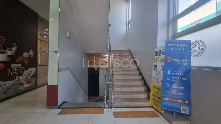 [전속 센추리21]올리브영이 있는 병의원이 임차되어 있는 메디컬 센터 1층 후면의 병의원자리 3