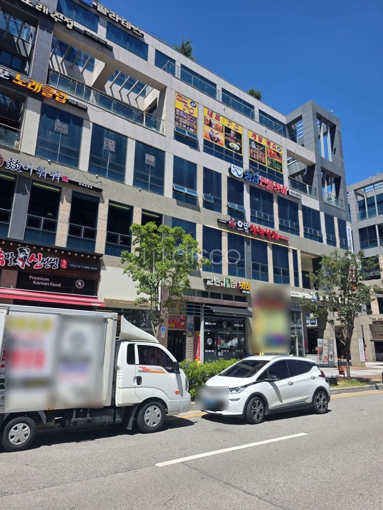 시설 완비된 넓은 면적 2층 중심상가 1