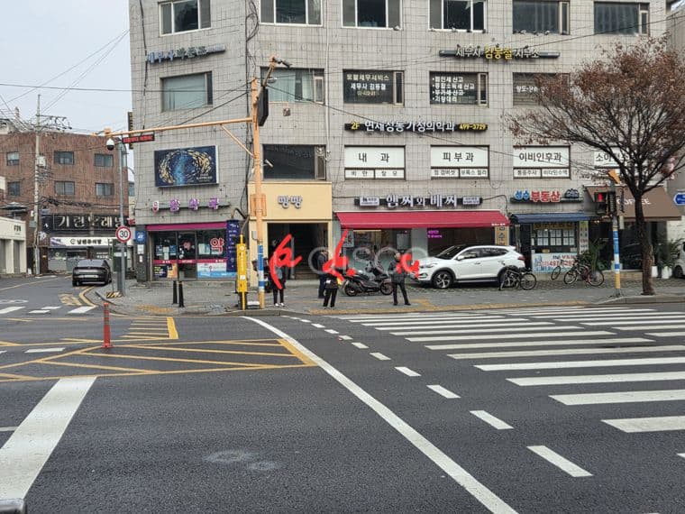 유동인구많은 6차선대로변 건널목앞 최요지 상가 3