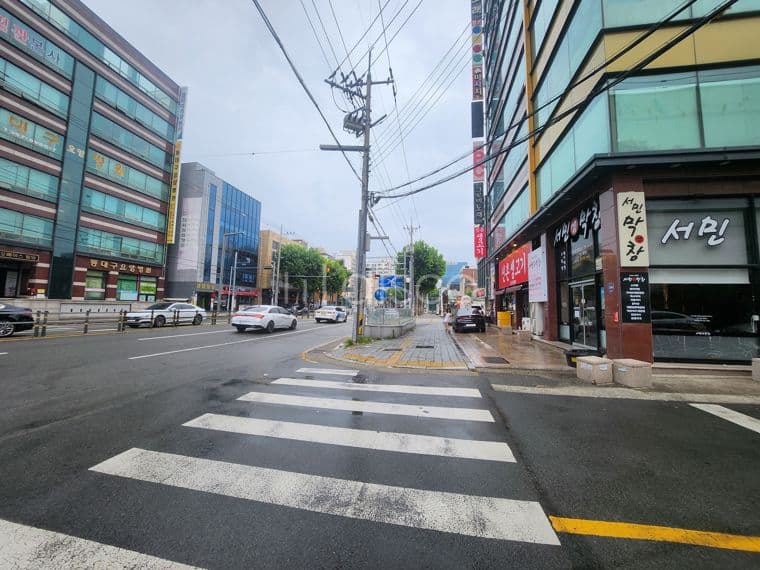 동구청역세권 유동인구 많고 집객효과 확실한 無권리 상가 추천 1