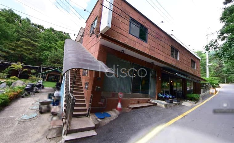 성업중인 카페, 음식점자리 임대. 시설권리금 협의가능.  3