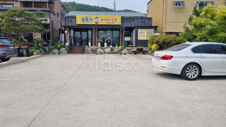 6차선도로가,주차장이 완비된 대지넗은 상가, 집기류 사용가능,냉온풍기3 1